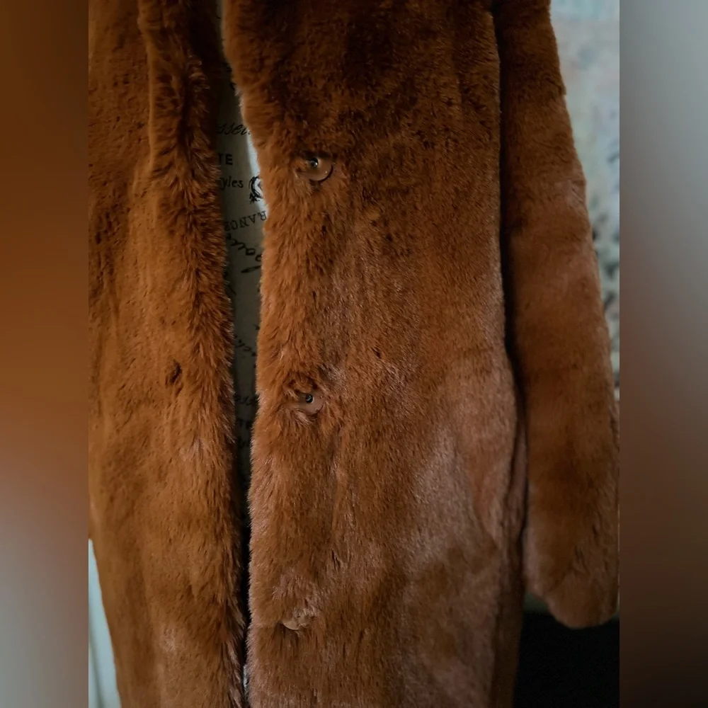 MKT Studio Masolin Faux Fur, Size 36 - Picture 5 of 10